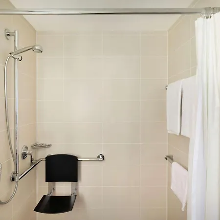 Ramada Parkhotel מלון