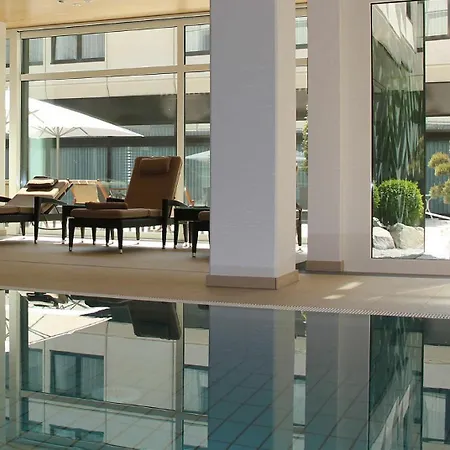 Otel Ramada Parkhotel 4*