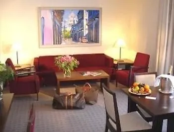 מלון Ramada Parkhotel 4*