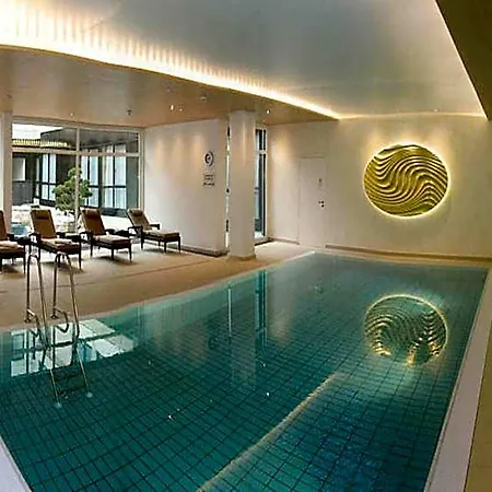 Отель Ramada Parkhotel 4*