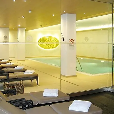 Отель Ramada Parkhotel 4*