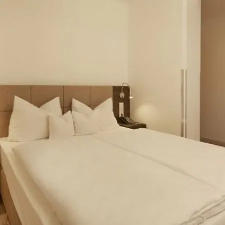 华美达酒店纽伦堡公园店 4*