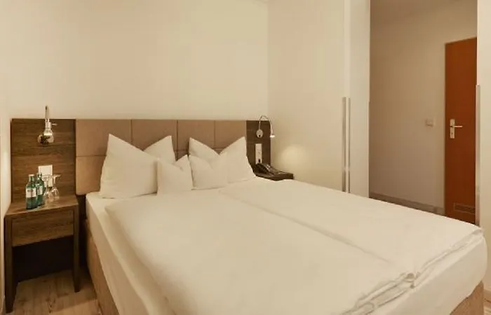 ラマダ パークホテル 4*