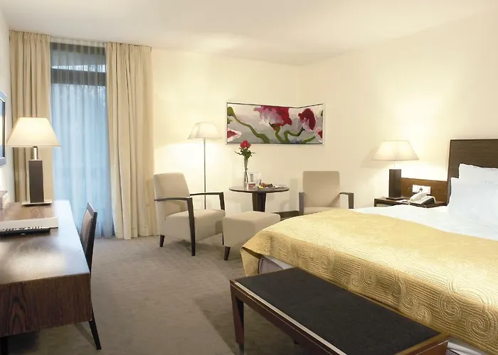 ラマダ パークホテル 4*