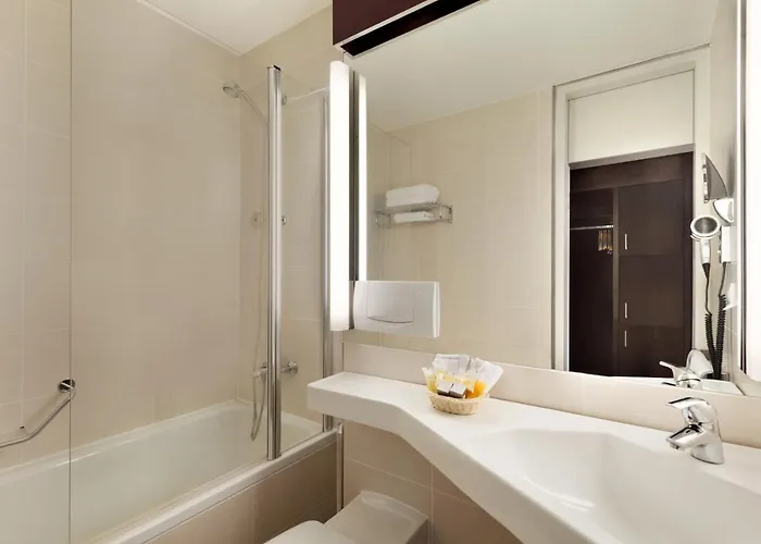 ラマダ パークホテル 4*